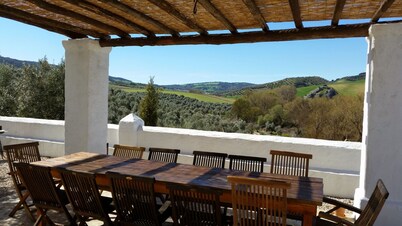 Traditional country house with pool near Ronda la Vieja
