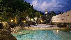 Pool - Baden Akebi (Nyuzen)