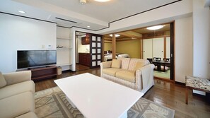 Living area - Hotel Showa Club (Atami)