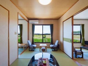 Living area - Kitaura Horai Onsen Tsururun Spa & Inn (Namegata)