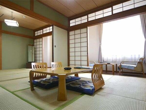 Dining - Nigitatsu Kaikan (Matsuyama)