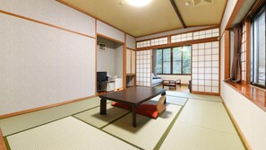 Interior - Ashiyasu Onsen Iwazonokan (Minami-Alps)