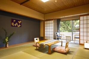 Japanese Style Room For 4 People | Minibar, in-room safe, free WiFi, bed sheets - Spa Terrace Shisui (Kobe)