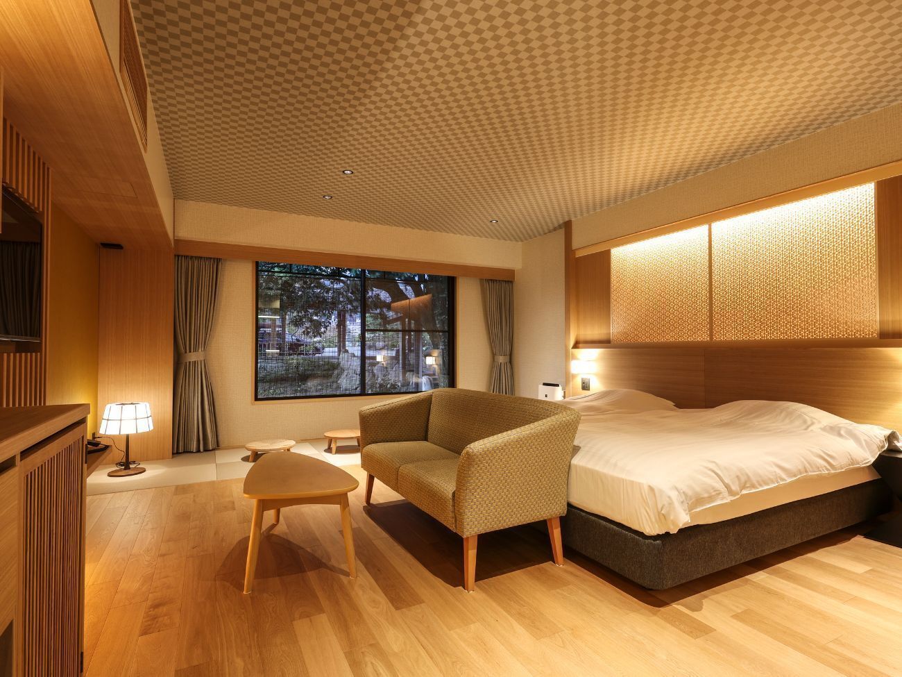 Minibar, in-room safe, free WiFi, bed sheets