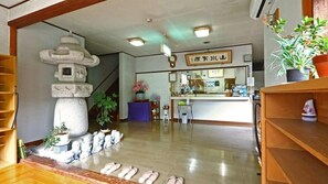 Lobby - Azechi Onsen Ryokan Koishi (Minamiuonuma)