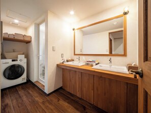 Bathroom - Karuizawa Hotel Longinhouse (Karuizawa)