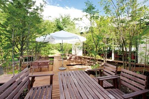 Outdoor dining - Karuizawa Hotel Longinhouse (Karuizawa)
