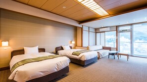 Desk, bed sheets - Ooedo Onsen Monogatari Premium Ito Hotel New Okabe (Ito)