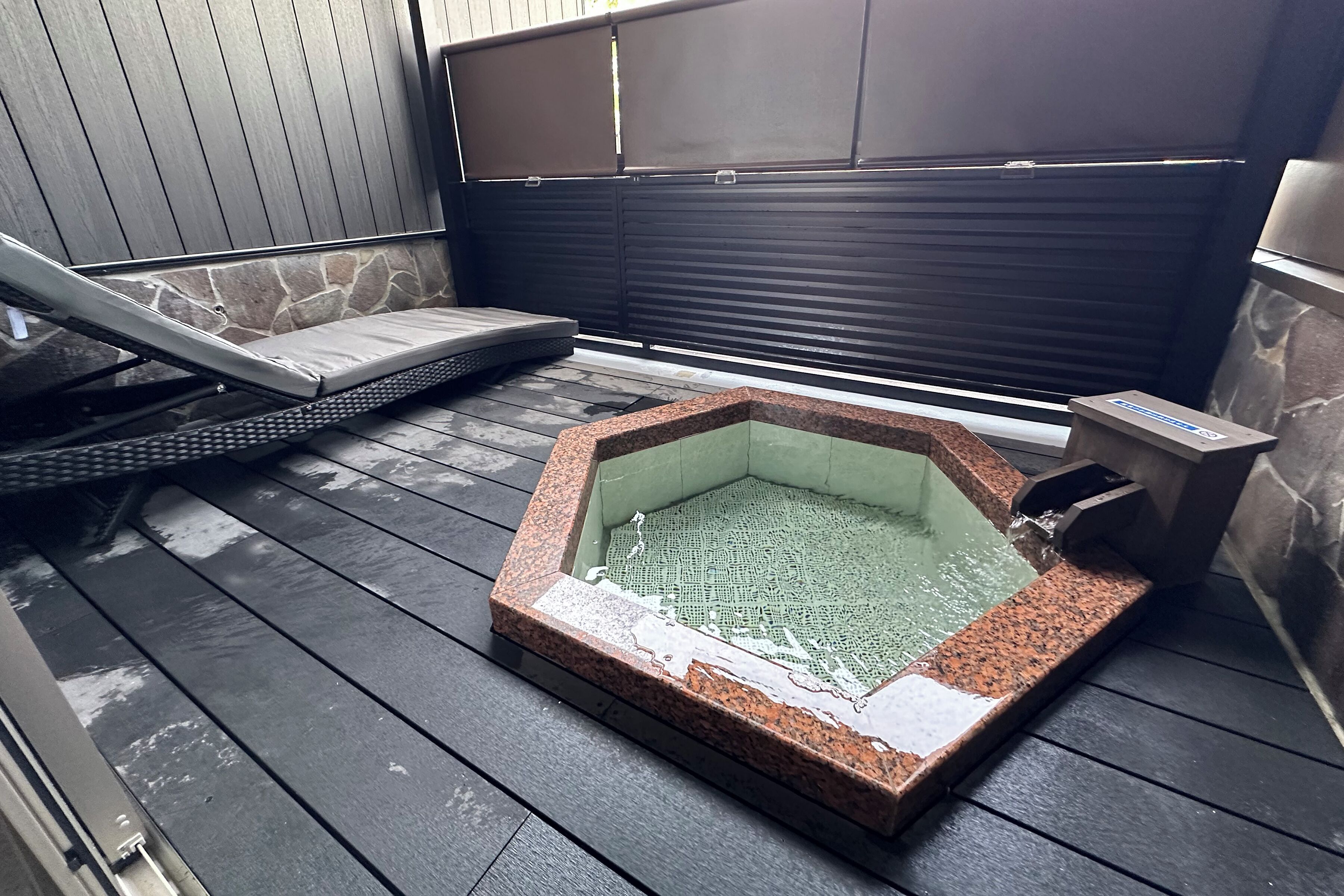 三溫暖烤箱、浴缸、蒸氣室、溫泉/自然礦物泉