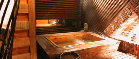 Indoor spa tub