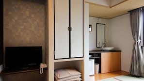 Interior - Biwako Resort Shirahamaso (Takashima)