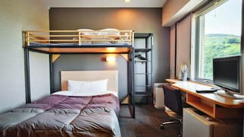 Desk, soundproofing, iron/ironing board, free WiFi