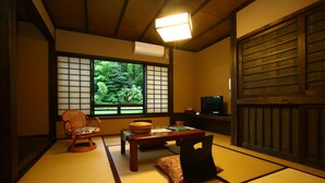 Tradisjonelt rom, delt bad (Japanese Style for 3 Guests)