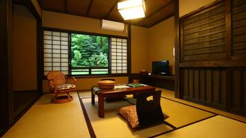 Japanese Style Room for 3 Guests, Shared Bathroom