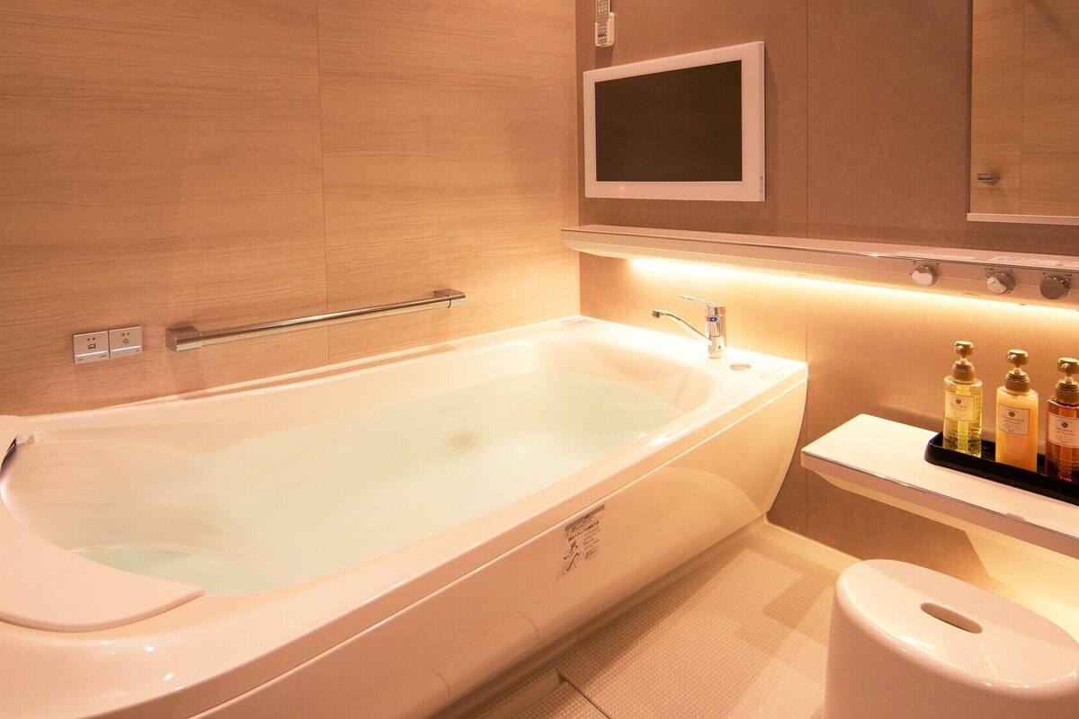 Bathroom | Free toiletries, hair dryer, slippers, bidet