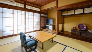 Unclassified image, 4 of 29, button - Ryokan Asahikan (Yasugi)