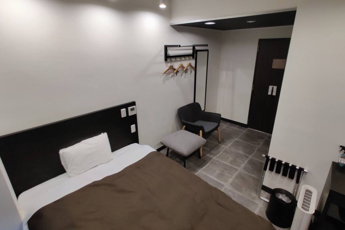 Desk, iron/ironing board (on request), WiFi (free), bed sheets