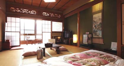 Iizaka Onsen Ryokan Komatsuya