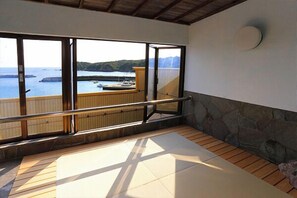 Interior - Uehisa (Toba)