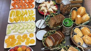 Café da manhã continental grátis todos os dias