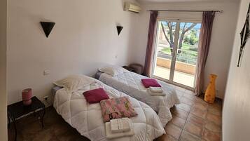 2 Schlafzimmer, Bügeleisen/Bügelbrett, kostenloses WLAN, Bettwäsche