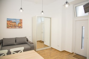 Comfort Studio, 1 Double Bed with Sofa bed, Courtyard View (11) | Living area | Plasma TV