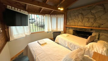 1 chambre, literie hypoallergénique, Wi-Fi gratuit, draps fournis