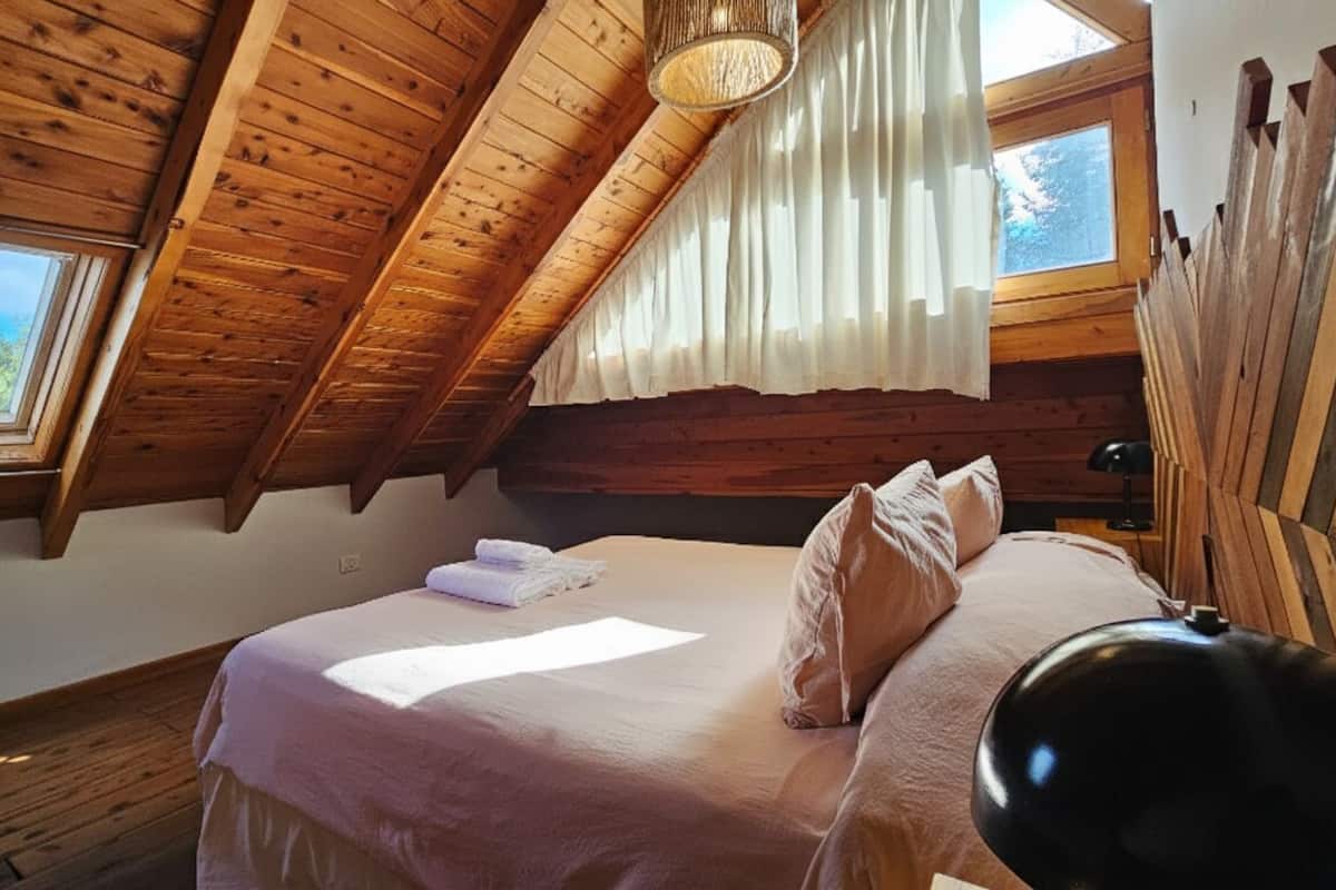1 bedroom, hypo-allergenic bedding, free WiFi, bed sheets