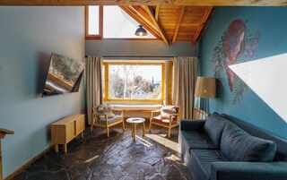 Doppia Standard | Area soggiorno | Smart TV, Netflix, servizi in streaming