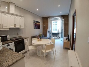 Microwave, oven, coffee/tea maker, toaster