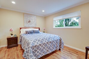 1 bedroom, desk, iron/ironing board, travel cot