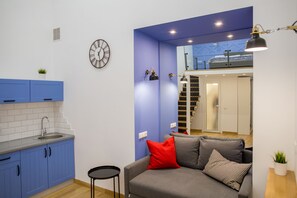 Sistema de insonorización, tabla de planchar con plancha y wifi gratis