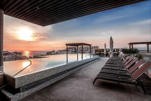 Piscine sur le toit