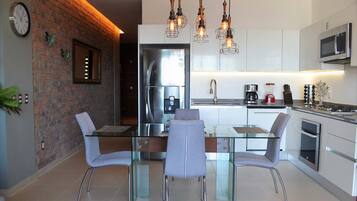 Kondominium, Bebas Asap Rokok | Makan di kamar