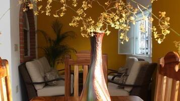 Rumah, Bebas Asap Rokok | Makan di kamar