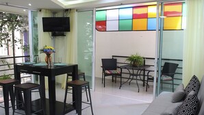 คอนโด, ปลอดบุหรี่ | บริเวณนั่งเล่น