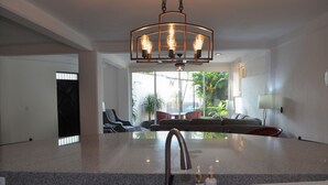Condo, không hút thuốc | Bếp riêng