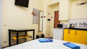 Studio Basic, 1 Tempat Tidur Double, pemandangan halaman (7)
