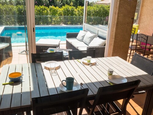 Maison calme classée 3* avec piscine privée dans village agréable du minervois 