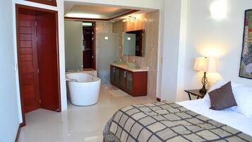 Condo, Non Smoking | 2 bedrooms, free WiFi, bed sheets