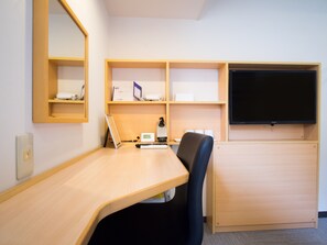 書桌、熨斗/熨衫板、免費 Wi-Fi、床單