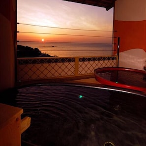 Bathtub spa outdoor