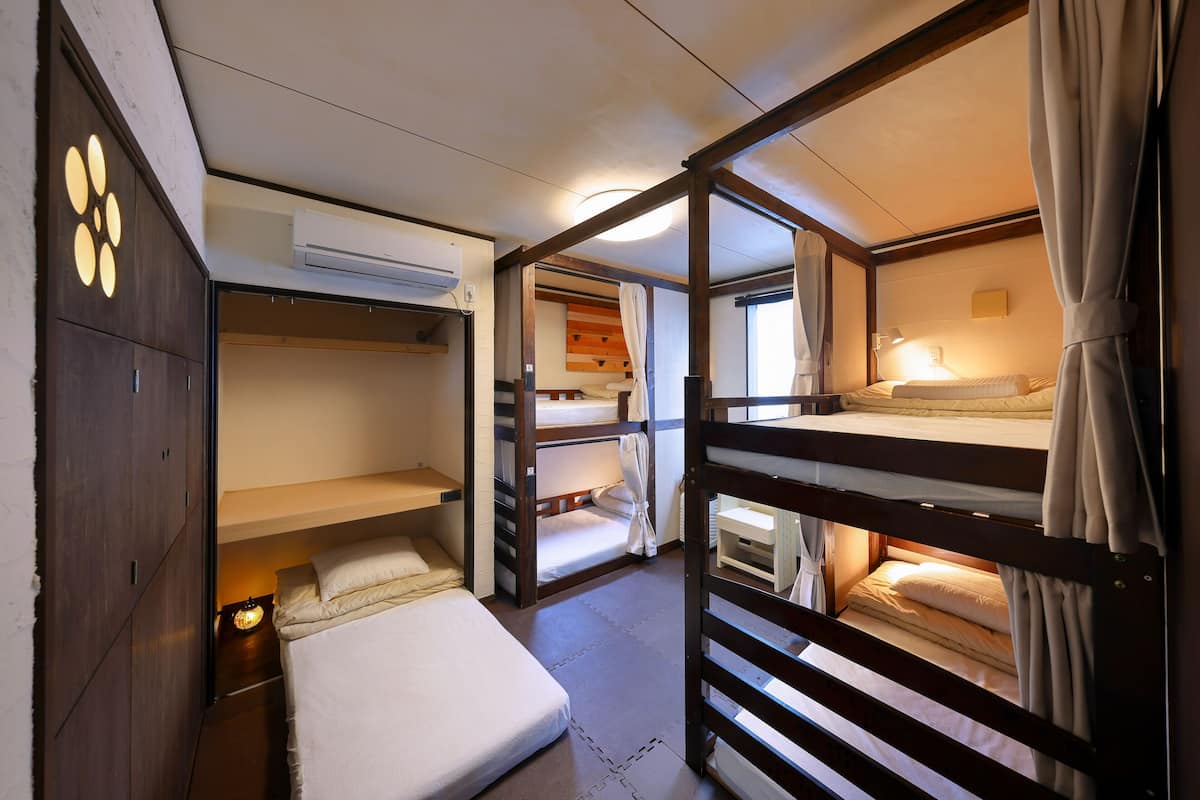 Dormitorio compartido, solo para mujeres, para no fumadores | Tabla de planchar con plancha y wifi gratis