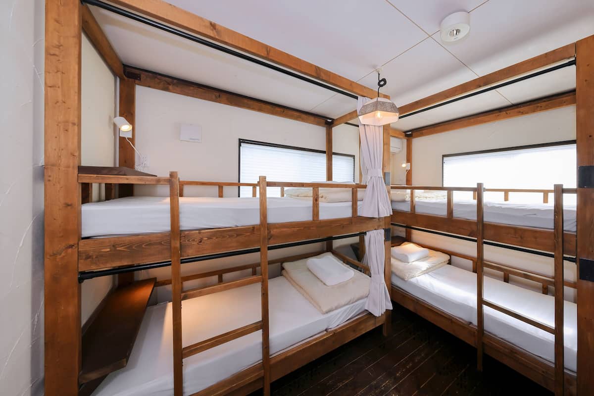 ห้องพัก, ปลอดบุหรี่ (2 Bunk Beds) | เตารีด/โต๊ะรีดผ้า, Wi-Fi ฟรี