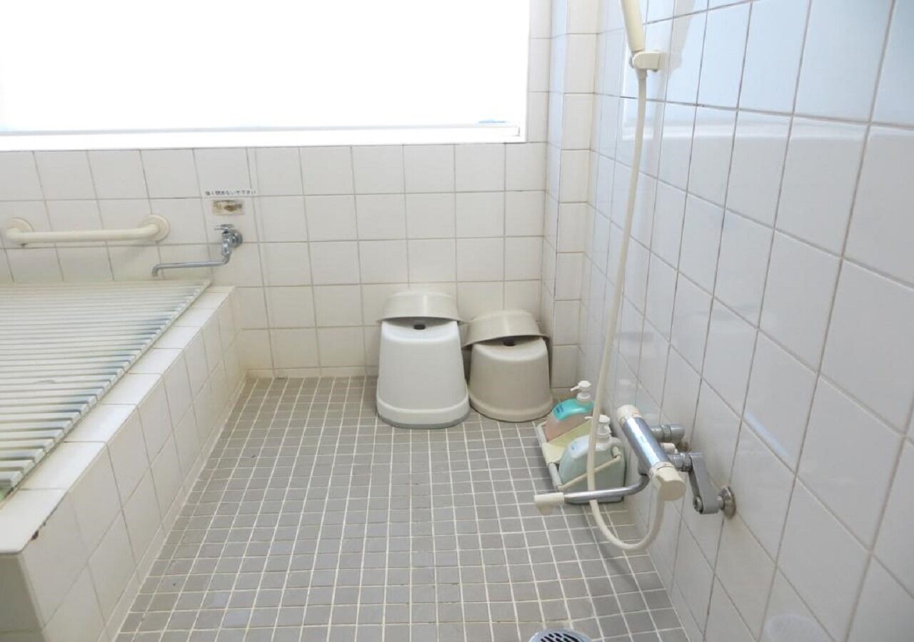 Bathroom | Free toiletries, hair dryer, slippers, towels