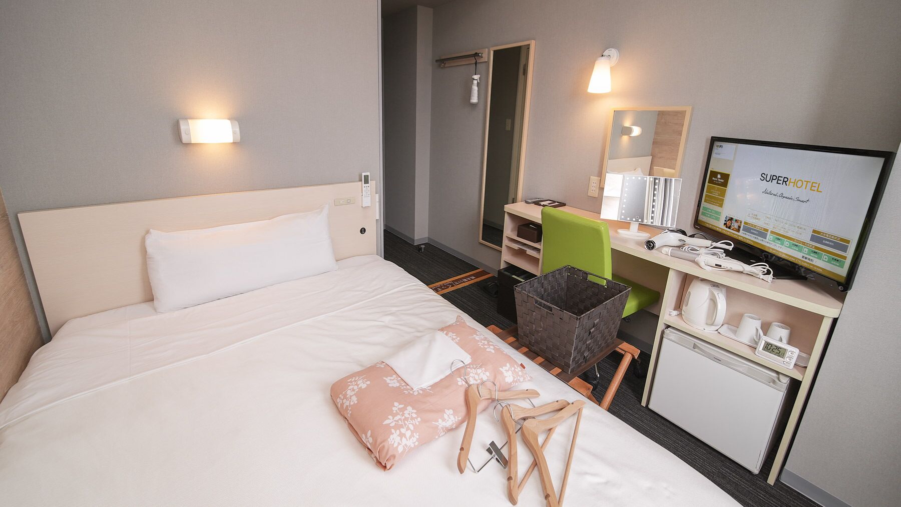 Desk, laptop workspace, free WiFi, bed sheets