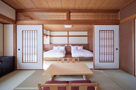 Deluxe Twin Room, Non Smoking | Free WiFi, bed sheets