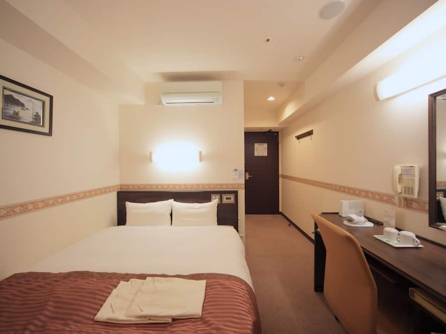 Desk, free WiFi, bed sheets