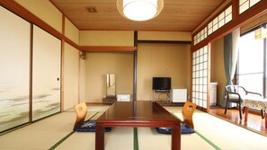 Interior - Kaneya Annex (Iki)