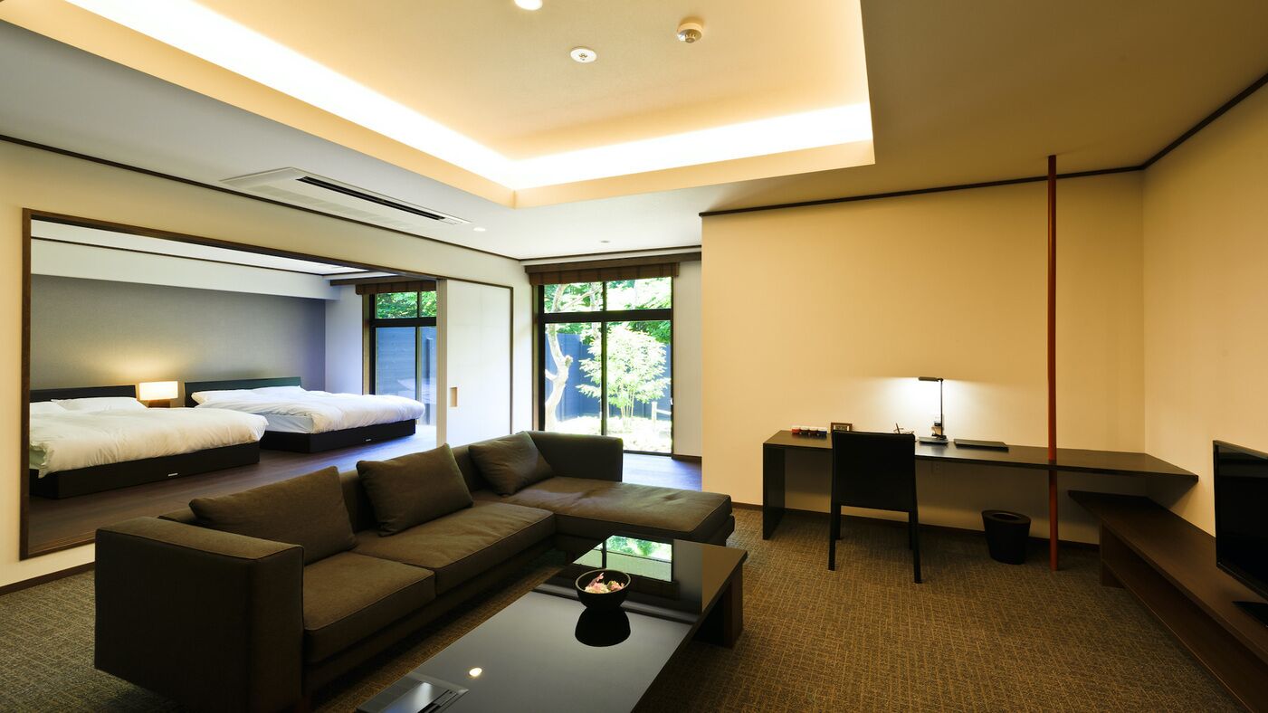 Living area | Flat-screen TV
